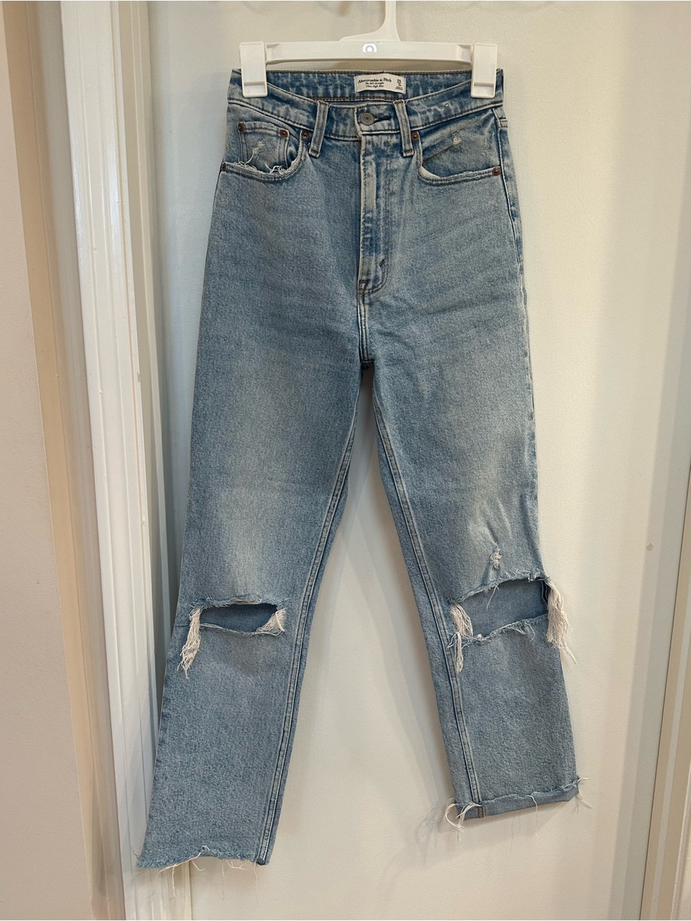 Abercrombie & Fitch Straight Leg Jeans - Light Blue Denim